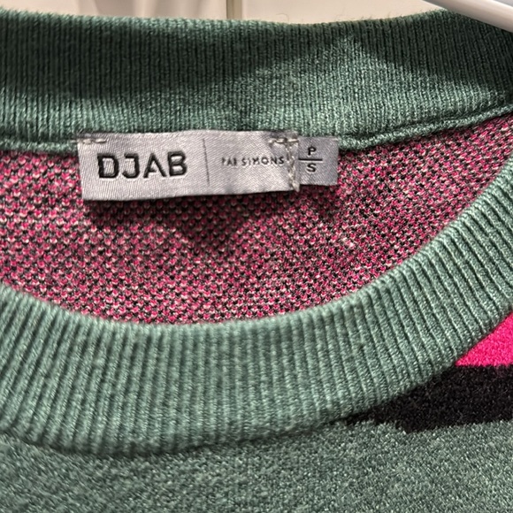 Crewneck - Picture 2 of 4